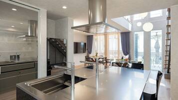 Luxury Villa, Ocean View | Private kitchen