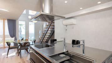 Luxury Villa, Ocean View | Private kitchen | Electric kettle