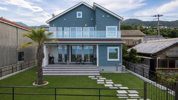 Luxury Villa, Ocean View | Blackout drapes, iron/ironing board, WiFi (free), bed sheets
