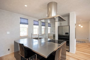 Luxury Villa, Ocean View | Private kitchen | Electric kettle - VERDA RICO (Awaji)