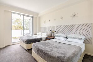 2 bedrooms, iron/ironing board, free WiFi, bed sheets - Brand new 2-bedroom 2 ensuite (Mount Druitt)