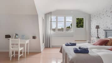 Deluxe Double or Twin Room, Balcony, Sea View | Free WiFi