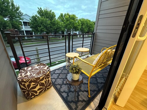 Charming townhome with AC in Hillsboro