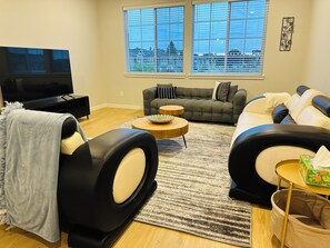 TV - Charming townhome with AC in Hillsboro (Hillsboro)