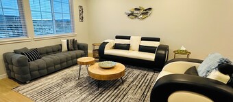 Charming townhome with AC in Hillsboro
