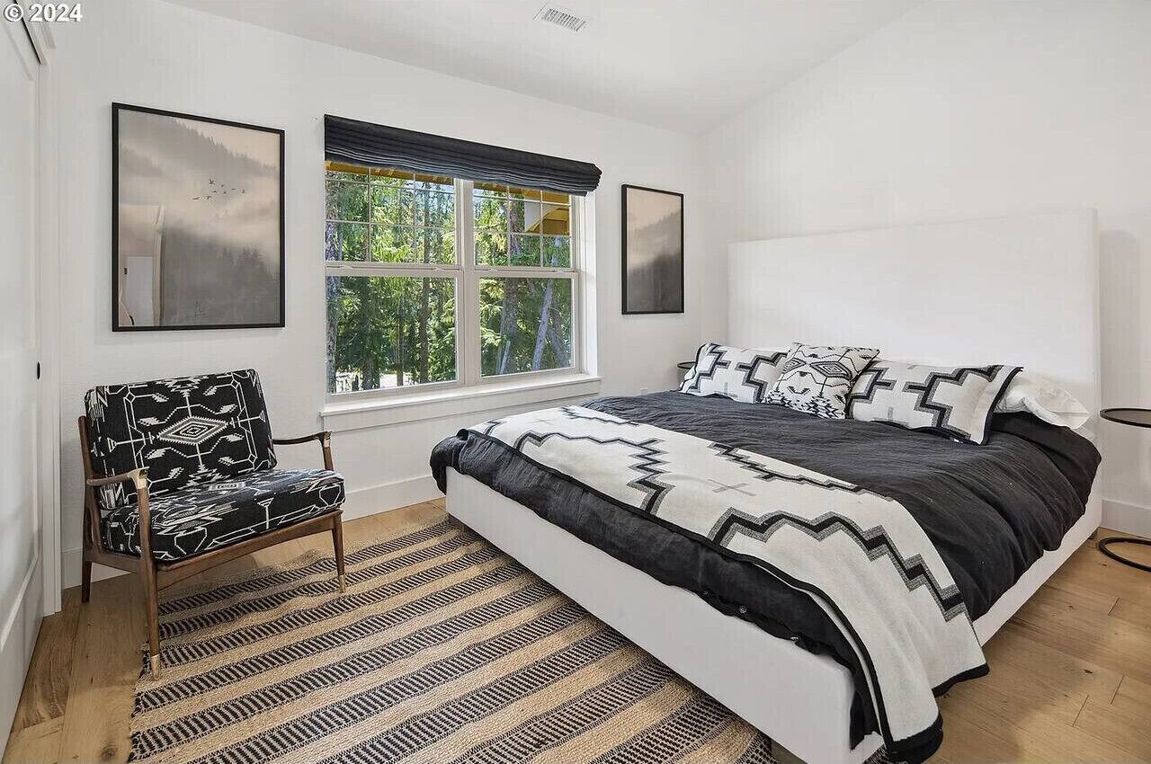 3 makuuhuonetta, työpöytä, silitysrauta/-lauta, ilmainen Wi-Fi