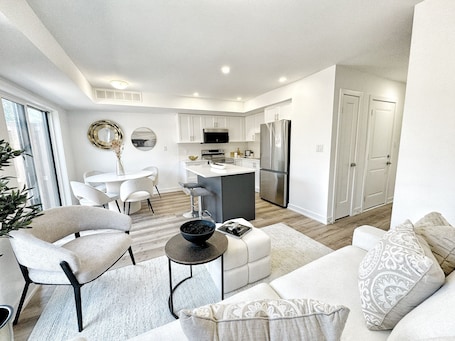 Living area. Waterfront Getaway: Peaceful Canal Escape
