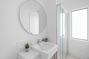 House | 3 bedrooms - Best Location Armadale Sleeps 6 (Perth)