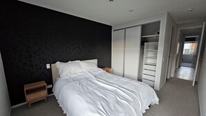 Room - NEW 2-bed, 2-bath apartment in Northlake, Wanaka.  Comfort and convenience! (Wānaka)
