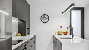 Private kitchen - NEW 2-bed, 2-bath apartment in Northlake, Wanaka.  Comfort and convenience! (Wānaka)