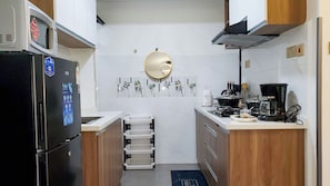 Microwave, stovetop, dishwasher
