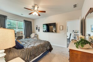 3 bedrooms, iron/ironing board, Internet, bed sheets - 7 Mi to Dtwn Augusta! Modern Family Home (Beech Island)