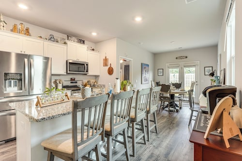 7 Mi to Dtwn Augusta! Modern Family Home