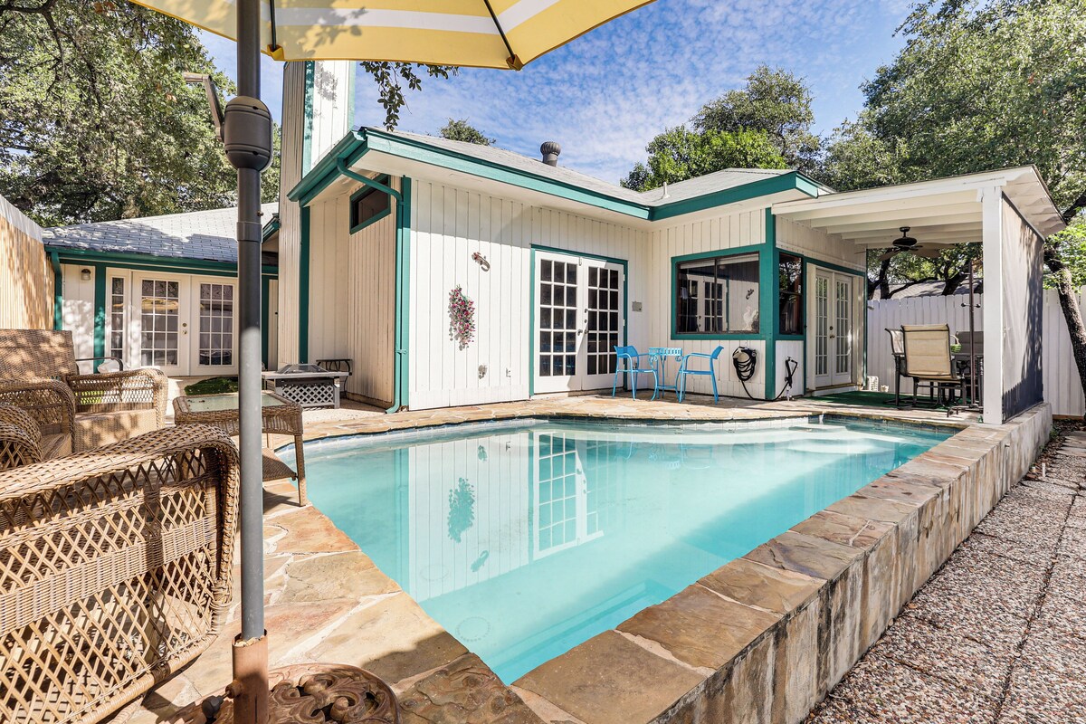 Private Yard w/ Pool: Quiet Getaway in San Antonio