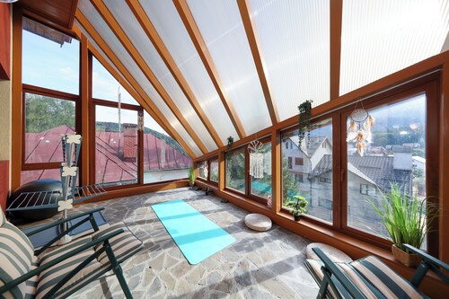 Mont' Arte - Private Art Retreat Vacation Home