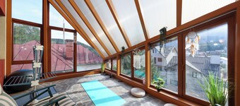 Mont' Arte - Private Art Retreat Vacation Home