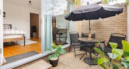 5 Minutes to Station and City Center - Flat in Central Cambridge with Patio