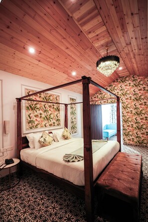 In-room safe, soundproofing, iron/ironing board, free WiFi - Nazaara Nature Retreat (Dalhousie)