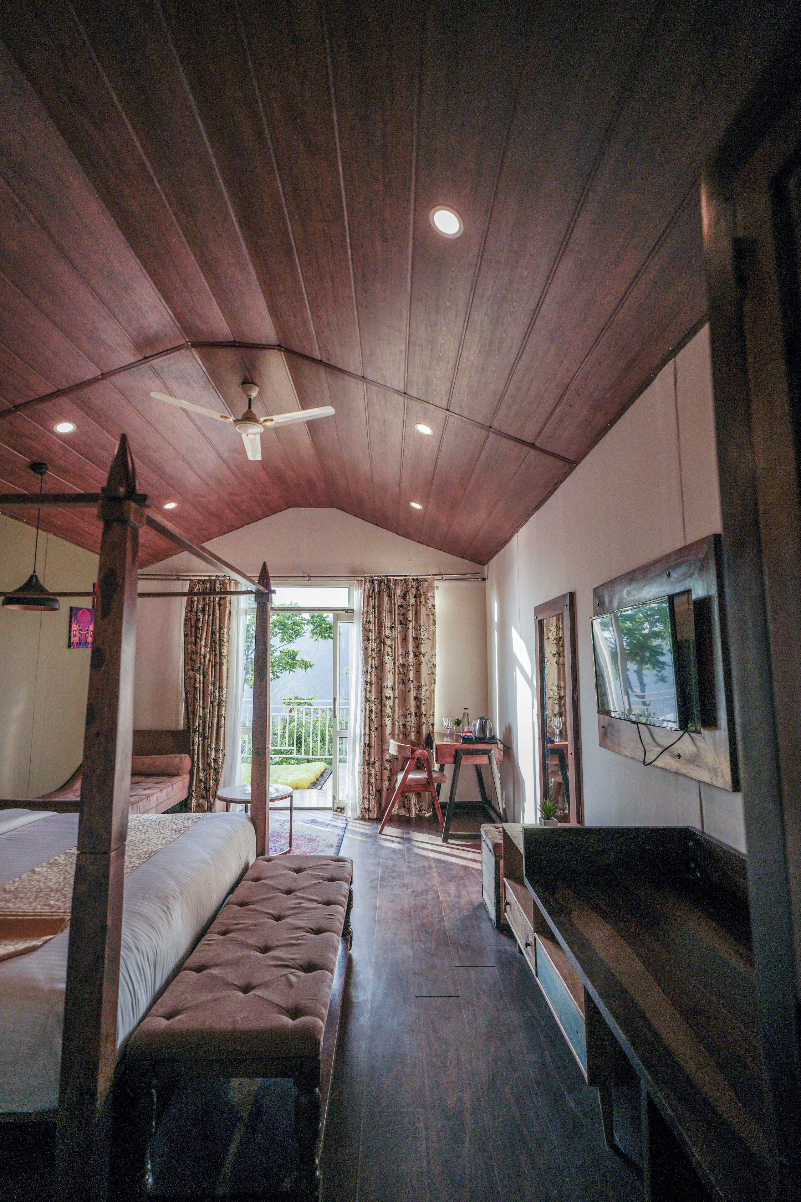 Camera Luxury | Una cassaforte in camera, insonorizzazione, ferro/asse da stiro