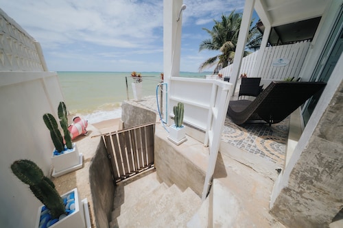 Phaladise Beach Villa at Phala Beach, Ban Chang