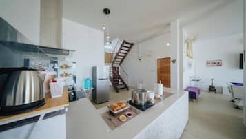 Villa, 2 Bedrooms, Accessible, Smoking | Living room