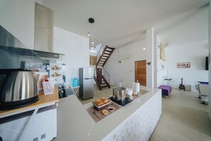 Villa, 2 Bedrooms, Accessible, Smoking | Living room