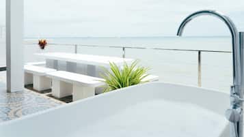 Villa, 2 Bedrooms, Accessible, Smoking | Living area