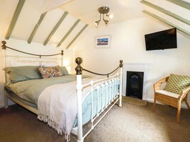 2 bedrooms, individually decorated, individually furnished, free WiFi