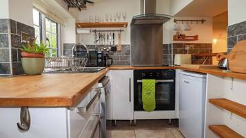 Dishwasher, cookware/dishes/utensils