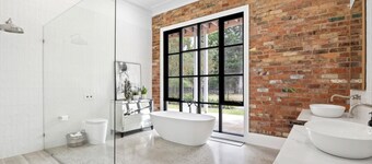 Heritage Luxury Retreat with Pool, Spa & Gardens