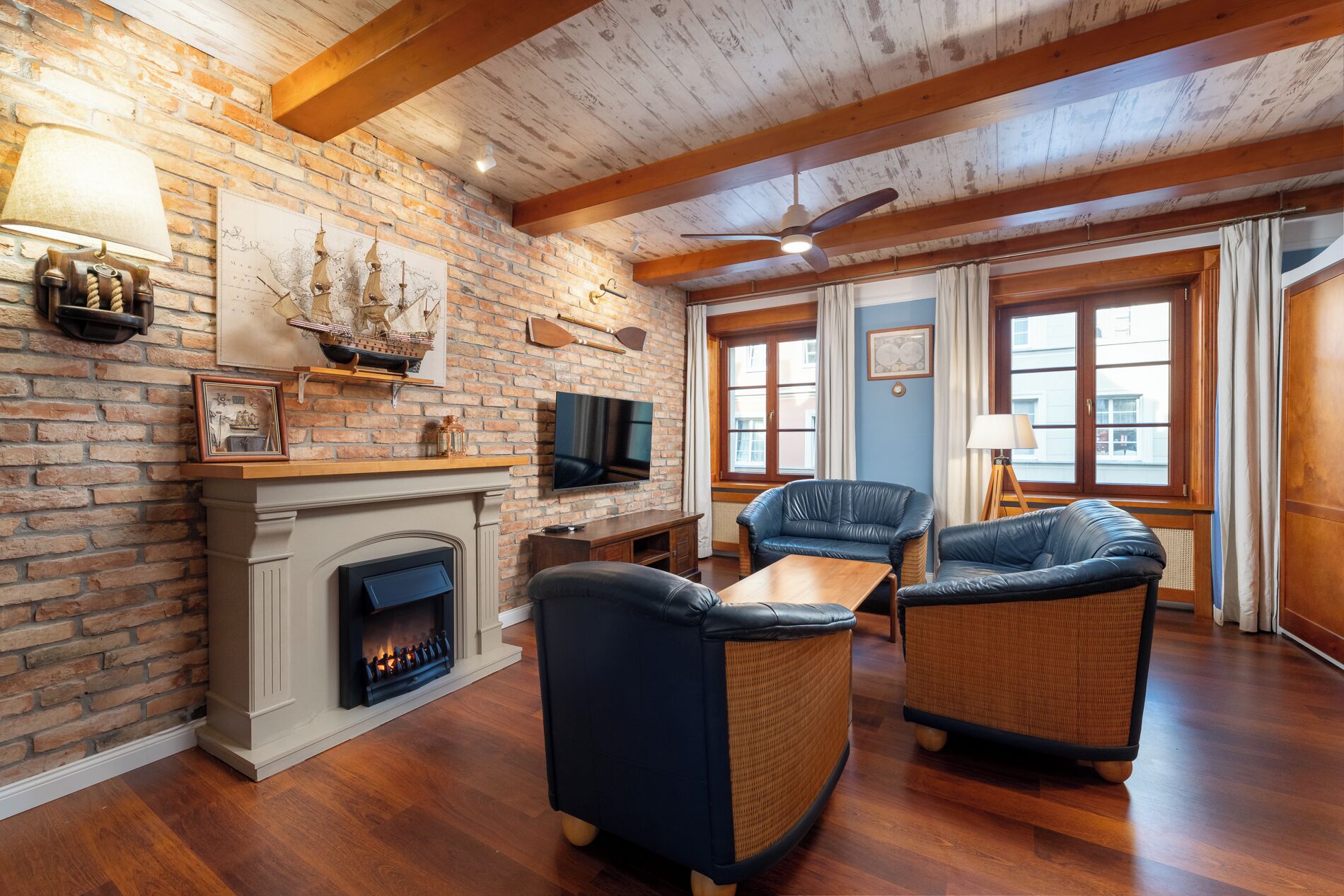 Deluxe-sviitti, kaupunkinäköala | Pimennysverhot, silitysrauta/-lauta, ilmainen Wi-Fi