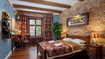 Superior-Suite, Balkon, Blick auf den Innenhof | Verdunkelungsvorhänge, Bügeleisen/Bügelbrett, kostenloses WLAN