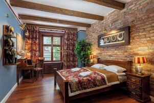 Superior Suite, Balcony, Courtyard View | Blackout drapes, iron/ironing board, free WiFi