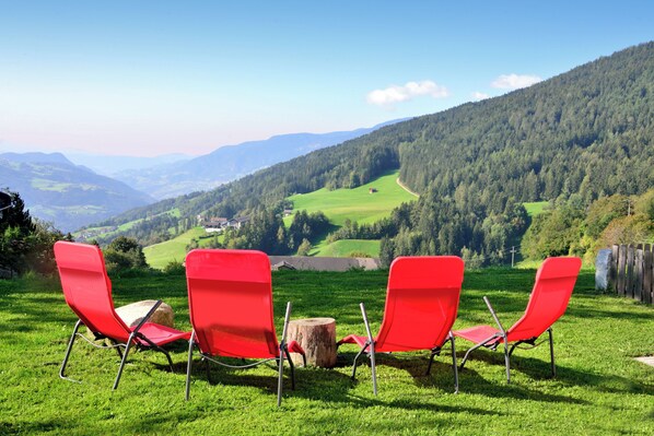 Property grounds - Cozy first floor apartment with garden, direct access to the playground (Trentino-Alto Adige)