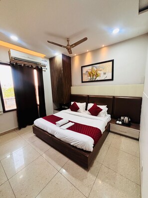Deluxe Room | Rollaway beds, free WiFi, bed sheets