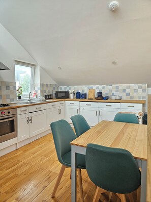 Private kitchen - Stylish Flat in City Centre (Cambridge)