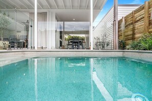Outdoor pool - Sanctuary Spaces - Lomani 6 (Byron Bay)