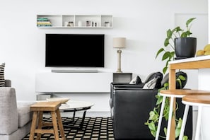 Télévision, livres, chaßne hi-fi