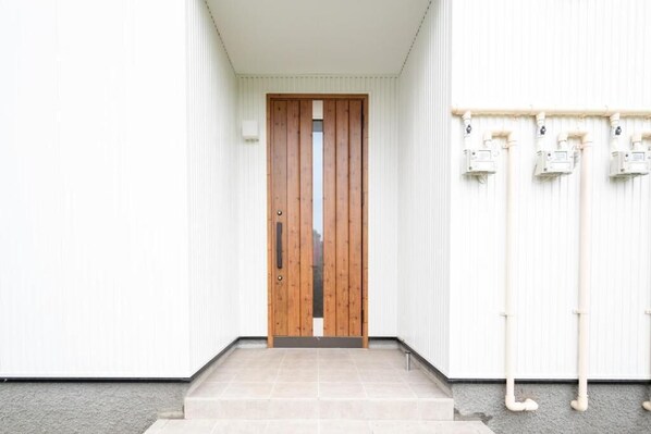 المنشأة من الخارج