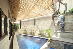 Indoor pool - Dhanya Villa Lovina by Parigata (Buleleng)