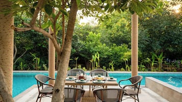 Alberca al aire libre