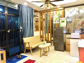 Reception - SG Cozy House - Self Check - In (Ben Thanh)