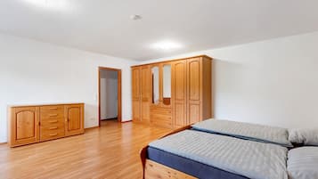 3 bedrooms, WiFi, bed sheets