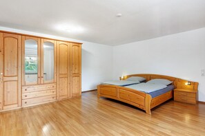3 bedrooms, WiFi, bed sheets - Apartment 'Schneider' with Balcony and Wi-Fi (Bad Wildungen)