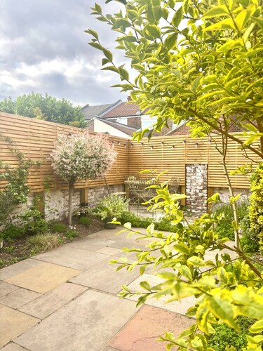 Two Bedroom Mid-Terrace Townhouse close to Eastney Beach