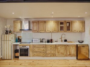 Fridge, microwave, oven, dishwasher