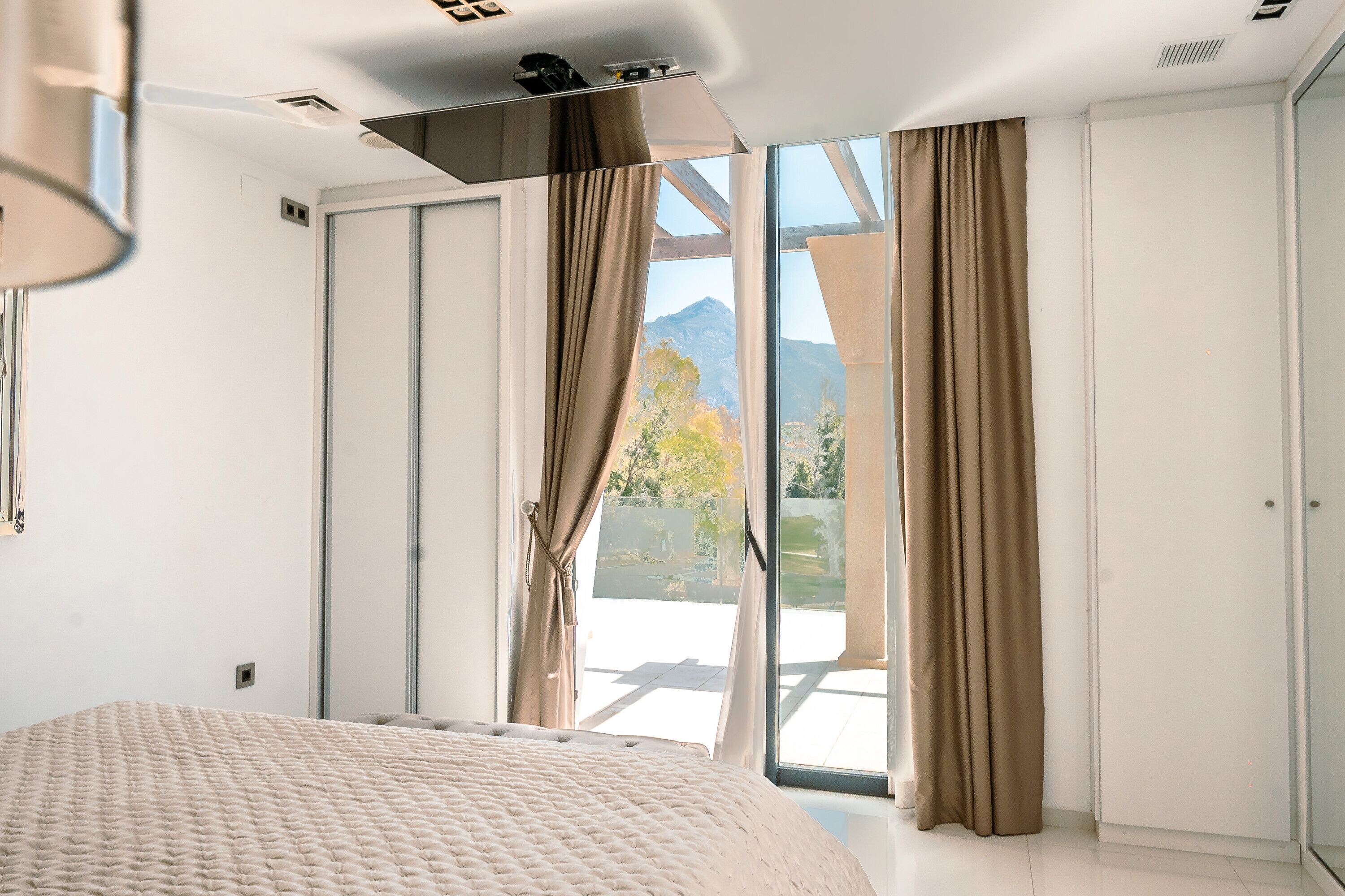 5 makuuhuonetta, silitysrauta/-lauta, Wi-Fi, vuodevaatteet