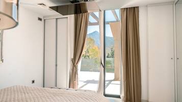 5 chambres, fer et planche à repasser, Wi-Fi, draps fournis