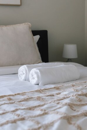 4 bedrooms, desk, iron/ironing board, WiFi