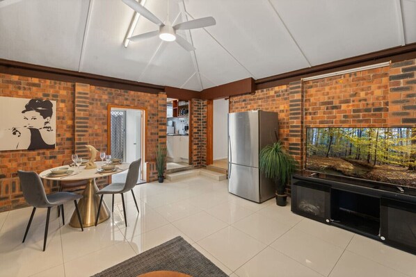 Interior - Modern 3-Bedroom Stay | Walk to Shops & Dining (Robertson)